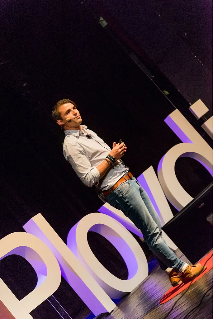 Георги Ангелов на сцената на TEDxPlovdiv